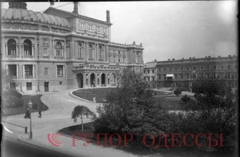 Оперный, фото с балкона