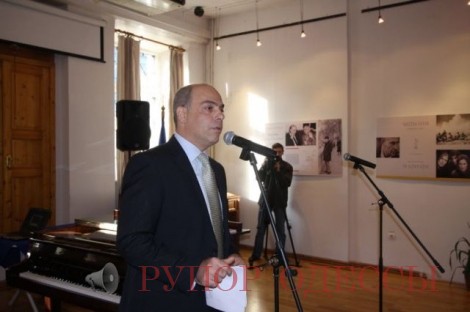 Софронис Парадисопулос открывает выставку