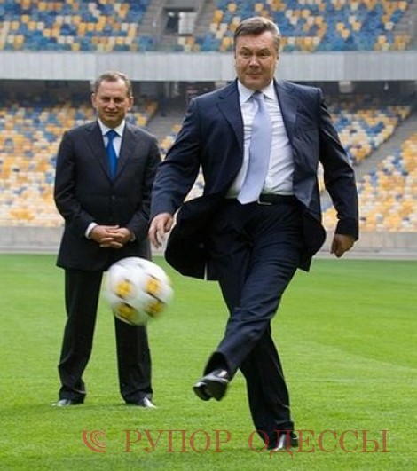 Фото: Президент Украины Виктор Янукович ознакомился с завершающим этапом реконструкции НСК «Олимпийский», 23 сентября 2011 года (Официальный сайт Президента Украины)