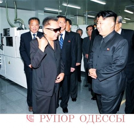 Ким Чен Ир (слева) и Ким Чен Ун (справа)   Фото: reuters.com 
