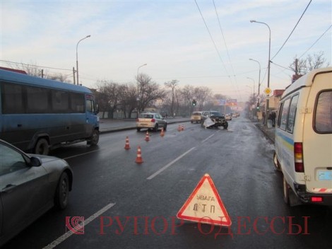 Шокирующее ДТП в Одессе: внедорожник столкнулся с жилым домом  